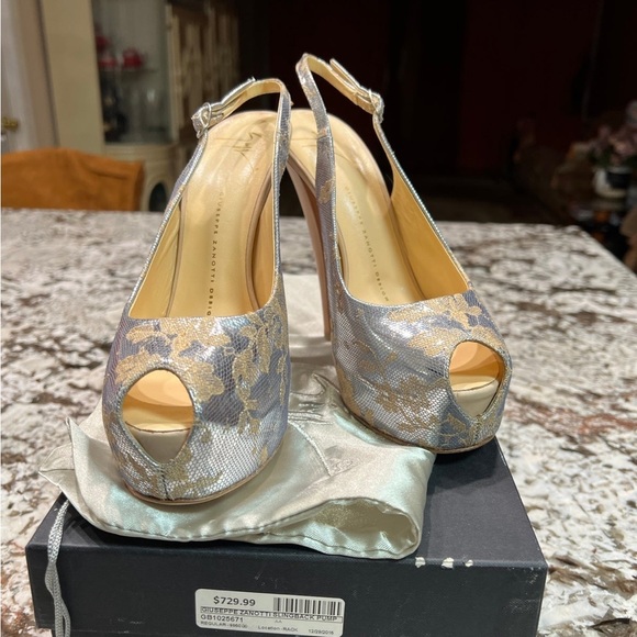 GUISEPPE ZANOTTI LEATHER FLORAL PRINT SLINGBACK PUMPS       SIZE 39 - Picture 3 of 11